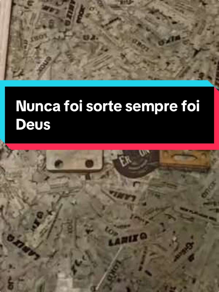 Gratidão a cada cliente que já passou pela minha cadeira 🙏💈 Esse quadro é uma homenagem a todos vocês — os que começaram comigo, os que ainda estão firme na caminhada e os que se tornaram mais que clientes… viraram amigos! Respeito, resenha e muito corte na régua! ✂️🔥 Marca aquele parceiro que tá sempre contigo nessa jornada 💪 #ErlonBarberHouse #BarbeariaComPropósito #GratidãoSempre #BarberLife #ClientesQueViraramFamília 