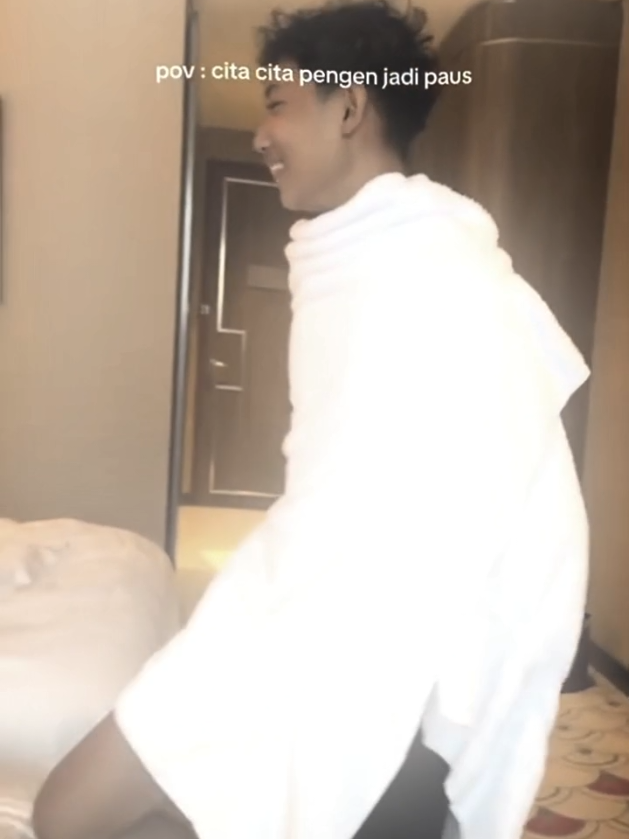 seorang anak muslim ini bercita-cita ingin menjadi paus😭😭 semoga bisa tergapai kedepannya ya 👌🗿 #tuhanyesus #muslim #paus #fyp #masukberandafypシ 