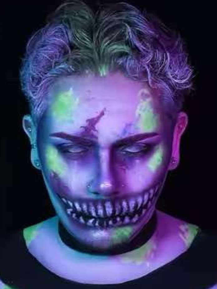 Later suckerrrrrrr 🪲🧃 #beetlejuicemakeup#creativemakeup#transition#supremesalty🧂#savagepandafamily🐼 