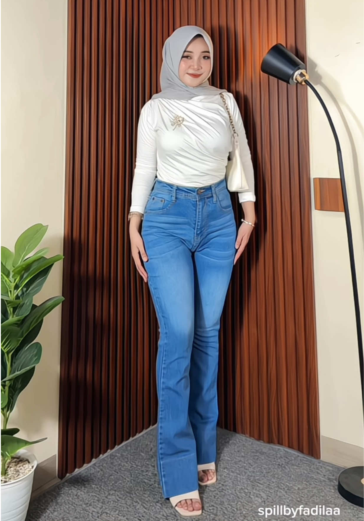 Salah satu jeans cutbray solusi buat cwe petite, ga perlu dipermak lagi😍💗 #jeanscutbray #jeanspetite #cutbraypetite 