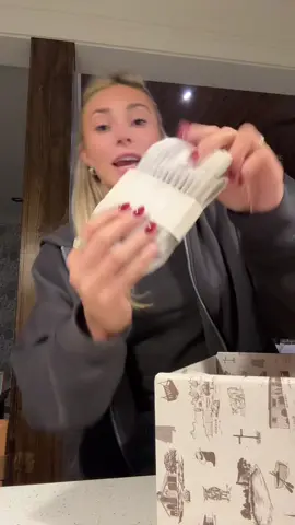 Go shop @Grove rn!!!! (Pls ignore my unbuttoned pants, your girl had wings for dinner) 🤪 #onlineshopping #OOTD #grovethebrand #pjs 