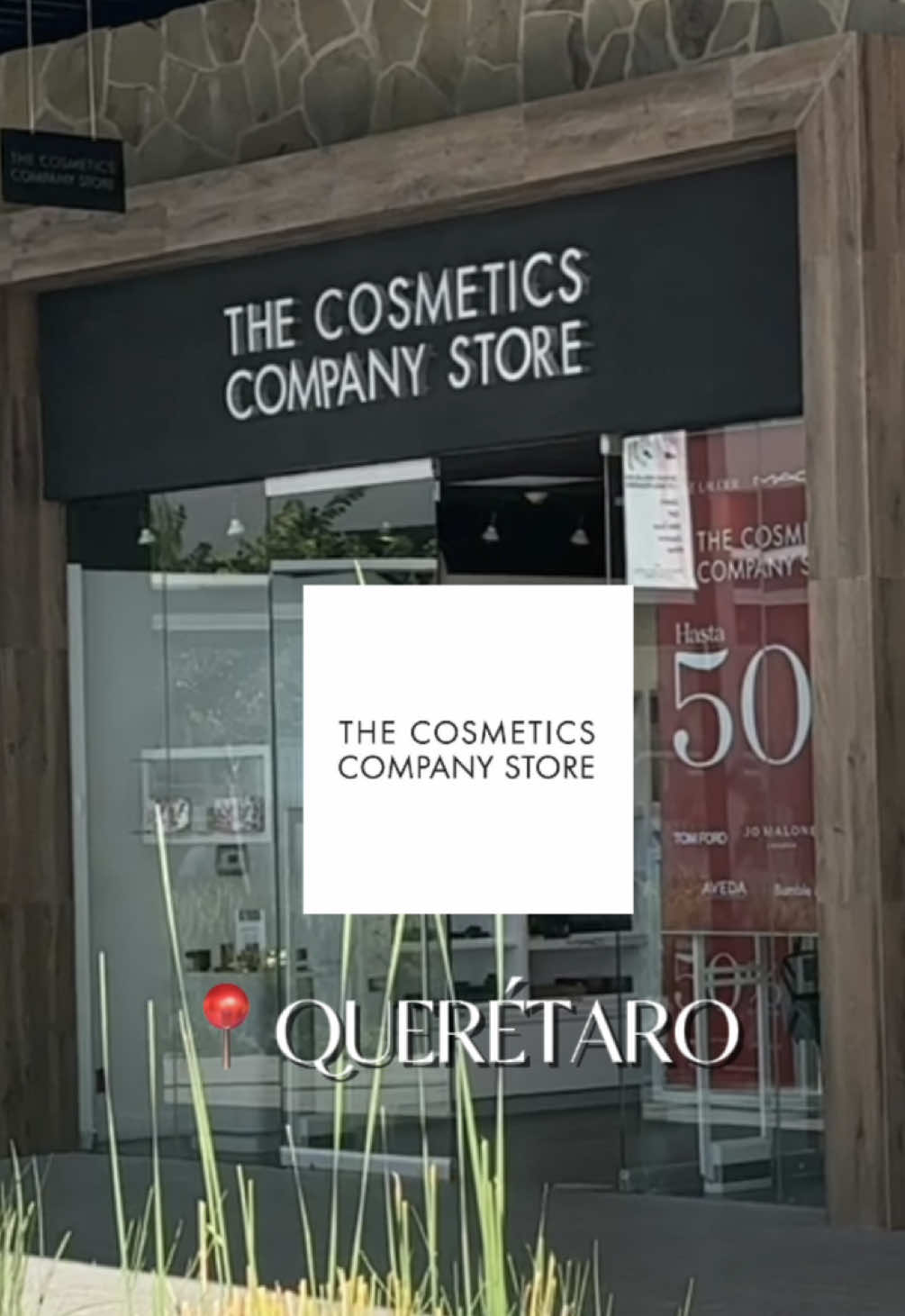 Esta tienda la tiene que visitar marcios😍por que ¿quien no ama comprar maquillaje hasta con un 50% de descuento?  Cuénteme en comentarios si quieren ver unboxing? 🫢 #maquillistaenqueretato #thecosmeticscompanystore #premiunoutletqueretaro #makeupstore 