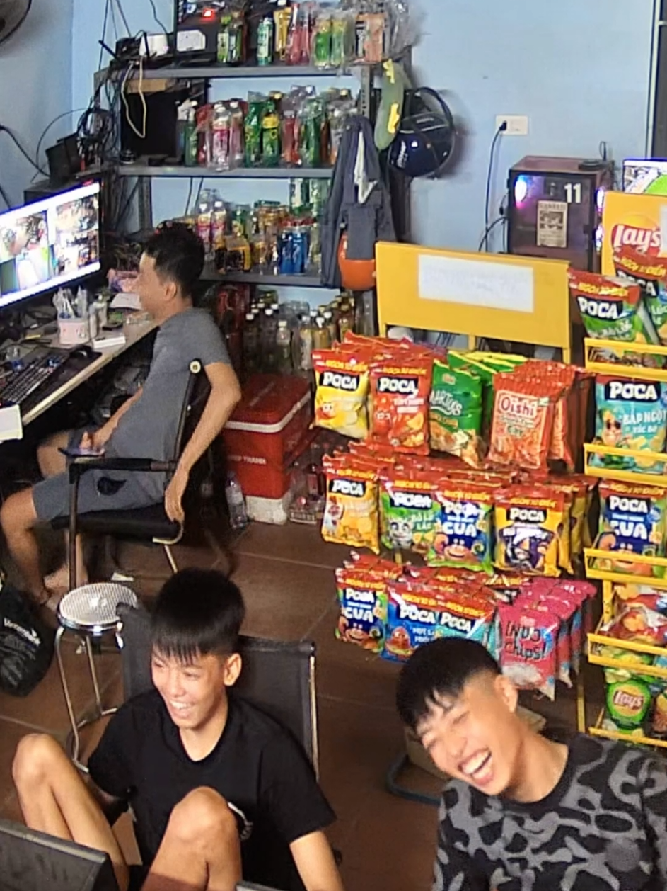 các cháu sờ pam gắt quá :))