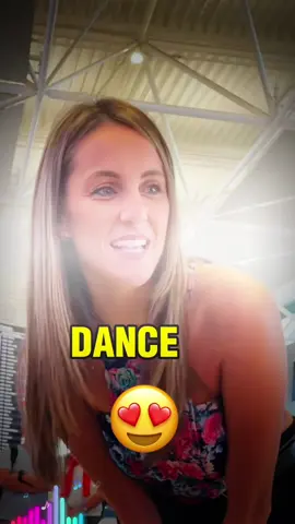 I met a SAXOPHONIST at the AIRPORT ?! #piano #publicpiano #publicreaction