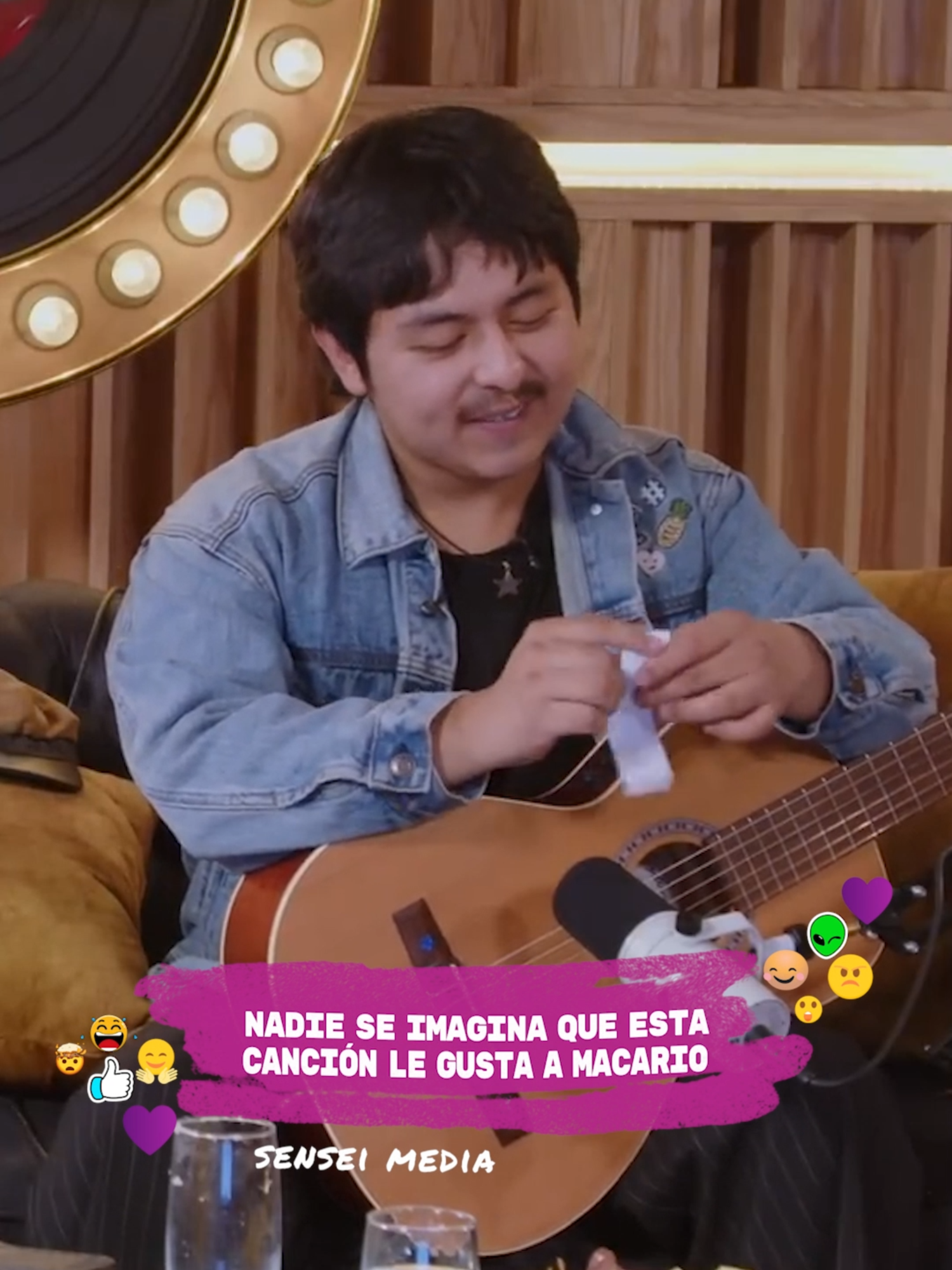 Te entendemos, @macariomartinezmusica… “Desvelado” de Bobby Pulido es todo un himno 😎🔥 YouTube: @songbook_tv 🎸 Martes 9 P.M #SongBook #DanyDayz #JoeDemikeli #SenseiMedia