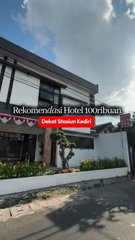 Hai hai RedTravelers! Aku punya rekomendasi hotel 100ribuan di tengah Kota Kediri!😍 📍RedDoorz Near Stasiun Kediri @HongPaResidence  Jangan lupa bookingnya pakai aplikasi RedDoorz yang bisa didownload melalui Play Store ataupun App Store yaaa🥰  Oh iya, masukkan kode promo “YUKNGINEP” biar makin hemat!  #RedTRavelers #BukaSemuaPintu #RedDoorz #hotelkediri #penginapankediri 