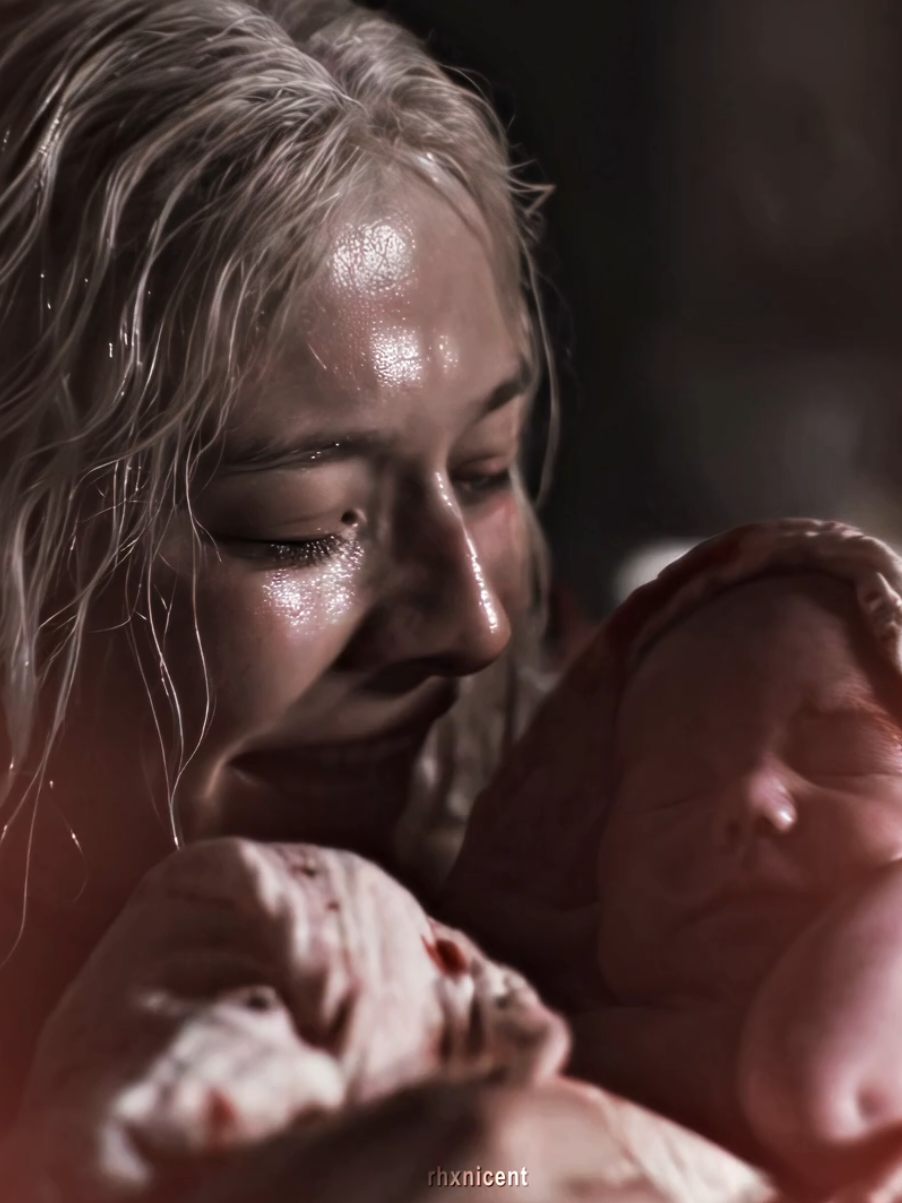 I need my girl happy again -collab w @rhxnicent 💗 #rhaenyra #rhaenyratargaryen #rhaenyratargaryenedit #houseofthedragon #lucerysvelaryon 