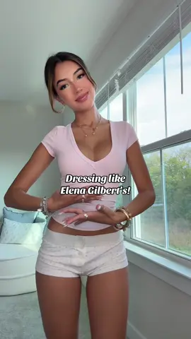 Her outfits are perfect for fall🍂#fallfashion #outfitinspo #grwm #elenagilbert #edit 