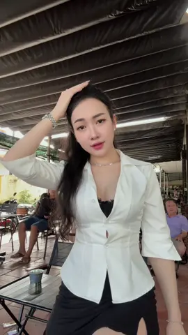 Cuối tuần rồi ta hẹn nhau lại coffee hoa lý đi ạ 🥰