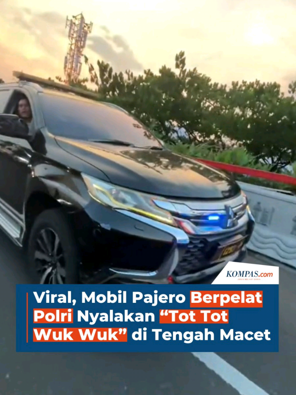 Sebuah mobil Pajero menyerupai pelat Polri terekam menyalakan rotator atau “tot tot wuk wuk” di tengah kemacetan. Video yang diunggah pada Jumat (17/10/2025) itu viral di media sosial. Direktur Lalu Lintas Polda Metro Jaya Kombes Komarudin menyebut pihaknya tengah memeriksa video tersebut, termasuk memastikan lokasi kejadian. 🎥: Tiktok @broomrunning Penulis: Muhammad Isa Bustomi Kreatif: Blanka Rahel Maretha Joanne Produser: Nibras Nada Nailufar ~R #Mobil #Rotator #TotTotWukWuk #Peristiwa ##Read