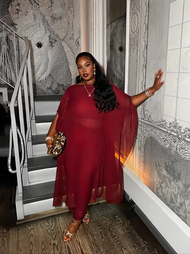 Thank you @LillyLashes for such a beautiful night celebrating beauty, power & seduction — and of course meeting @LillyGhalichi herself 🤍 The girls that get it… get it 😍 #LillyLashes #plussize #BeautyInfluencer #GlamGirlEra #luxurylife  