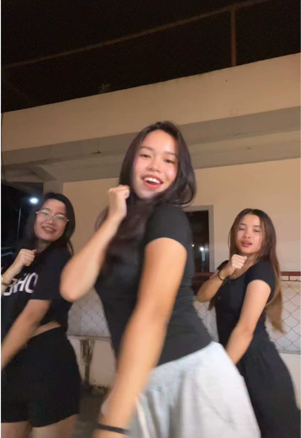 HOPPING TO ANOTHER DANCE TREND with @caramel macchiato @lnth_hrmn 𐙚♡         #fyp #vainopalvemnopal #foryou #dancetrend 