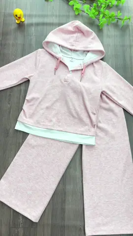 Set bộ Hoodie chất tăm lông thỏ mềm mịn cho bé gái. #xuhuong #thoitrangtreem #setbobegai #bothudongchobe #bobegai 