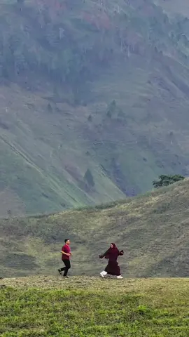 Jadi kapan kelen buat video kaya gini? 😄 Private Trip Danau Toba? DM @pemudaagabut_ More information link in bio.