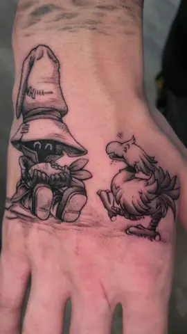 Who doesn’t love a little Chocobo?   I post a lot of “large” tattoos but I also love doing ones like this 🙏 #finalfantasy #chocobo #squareenix #finalfantasytattoo @Dynamic Color @monsterkreations 