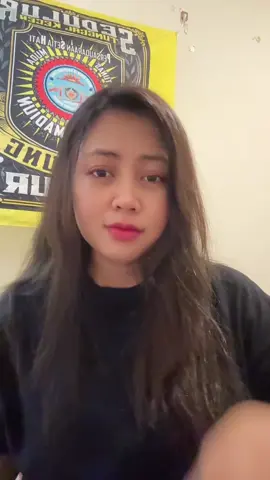 Datang ladenin, Hilang biarin  Dia jadiin kita mainan Kita jadiin dia hiburan 😌😌 hidup lah seperti kaca pantulkan apa yg mereka lakukan 