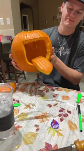 🤪🤪🤪 #pumpkin #carving 