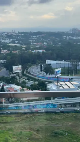 Mientras en 🇲🇽 #gdl🇲🇽 #jalisco #caballos #charros 