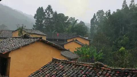 Mưa & chill #chuyenvungcao #hanoi 