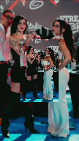 Karely Ruiz y Karina García #karinagarciaoficiall #karelyruiz #westcol #streamfighters 