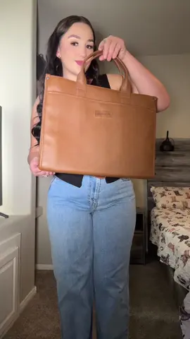 Purse of the day ! From @VaquerasOutfitters 🤠🤠🤎 #tiktokshop #wranglerpurse 