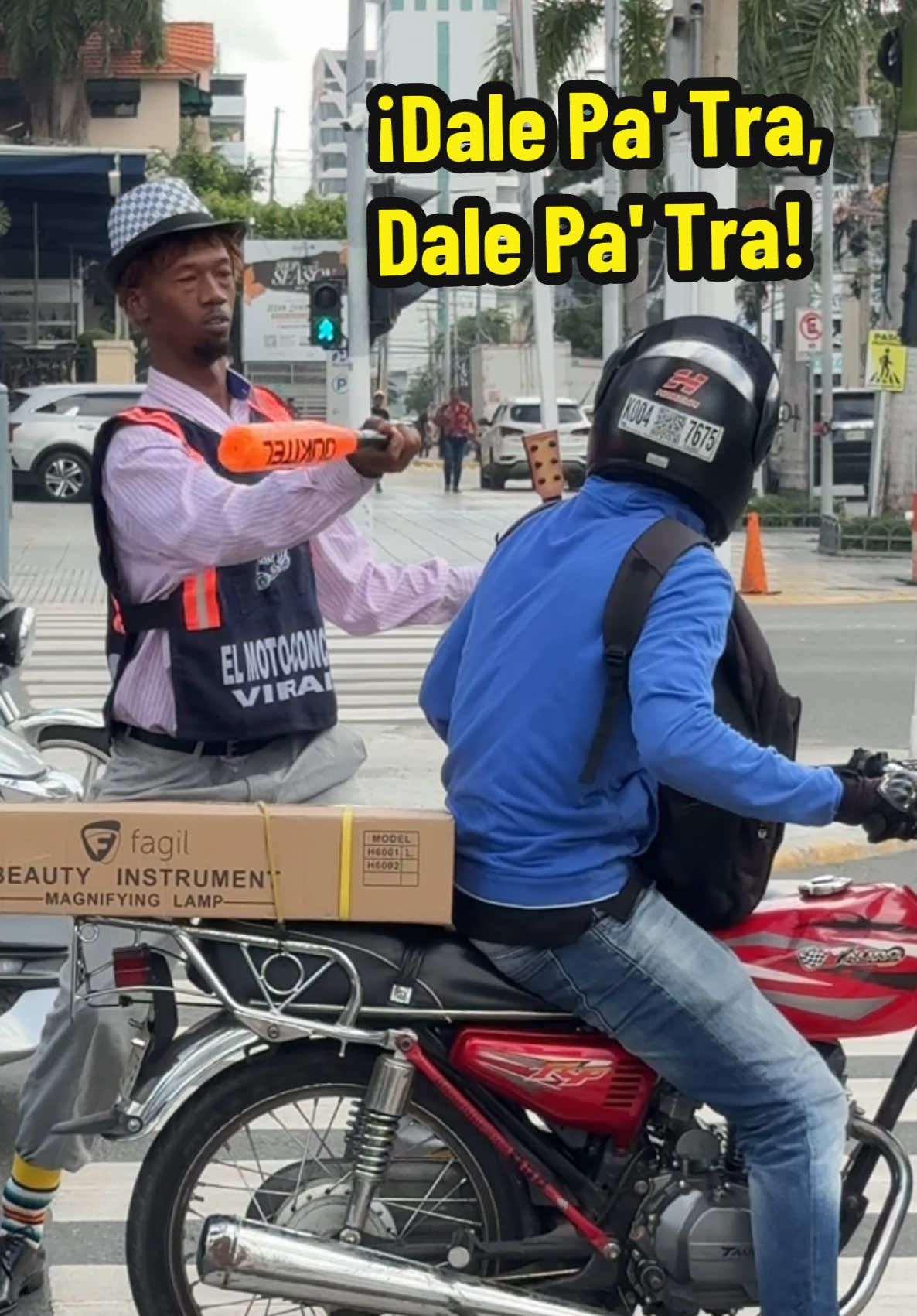 Le Di Un Toma Que Lleva 