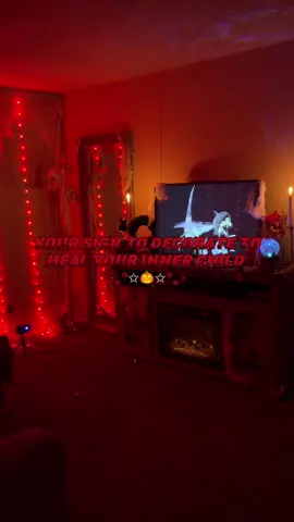 tried to go for a 90’s vibe but it’s our first yr in our house so lots to buy 🎃  . #90shalloween #halloween #halloweendecor #nostalgia #vintagehalloween 