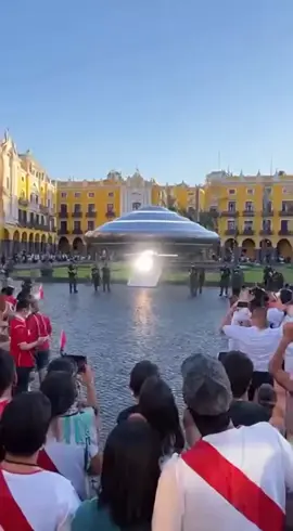 Ta que buen marketing. 🤣 #limaperú #peru🇵🇪 #Lima #ufos #meme