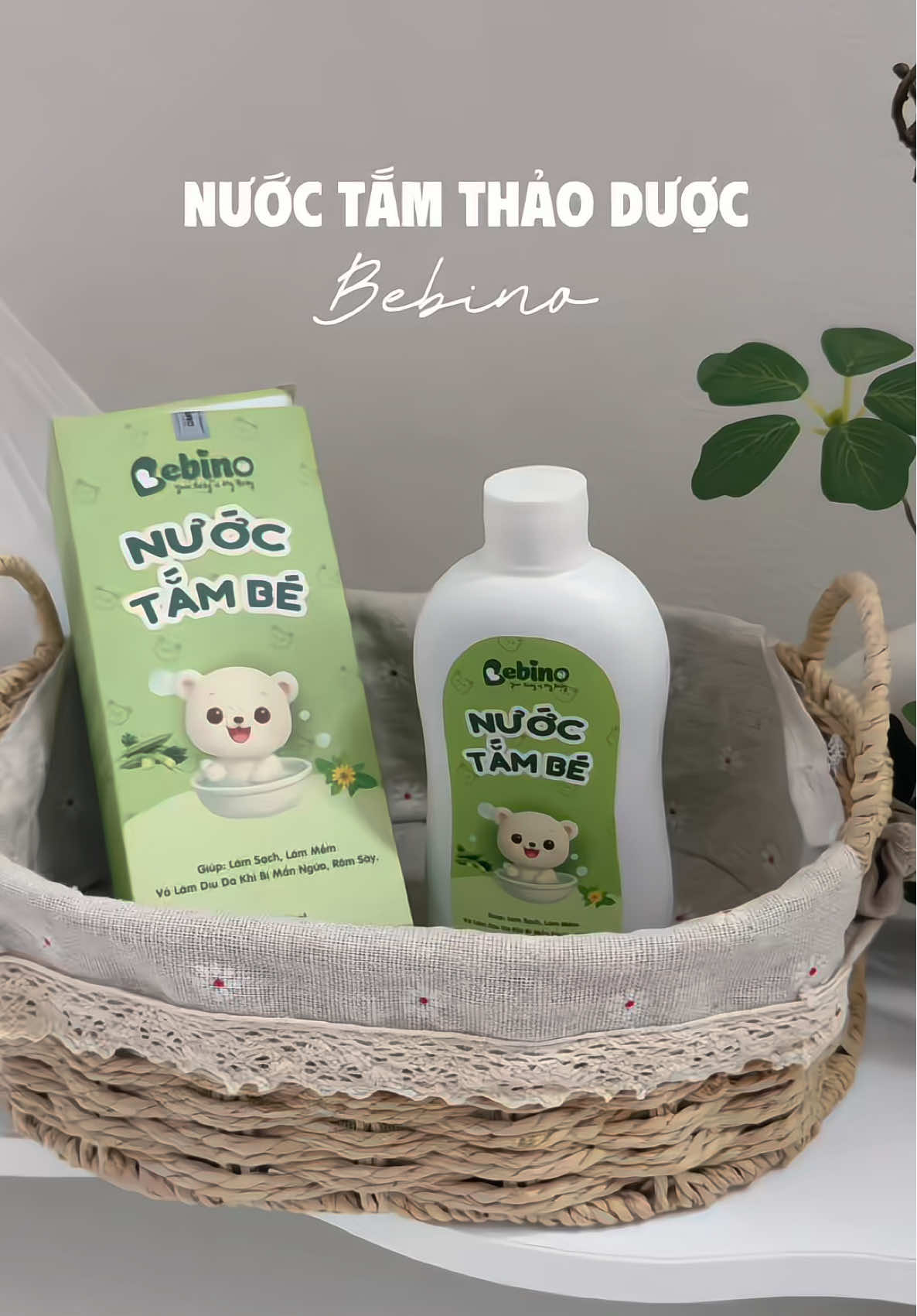 Dịu nhẹ, lành tính an toàn cho làn da bé. Thơm mùi thảo mộc tự nhiên. Các mom tham khảo nha #bebino #nuoctamthaomoc #nuoctamembe #meemdau 