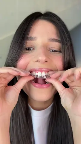 #sousmile 🧡 Uma transformação discreta, confortável e rápida para o seu sorriso.  Já pensou em alinhar os dentes sem ninguém perceber? Descubra os benefícios exclusivos do aparelho invisível SouSmile! #alinhadoresinvisiveis #alinhadoressousmile #aparelhoinvisível #aparelhodental 
