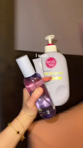 It wasn’t even supposed to launch until the 19th😛😛😛😛💜💜💜💜😛 #vanillacashmere #eosproducts #vanilla 