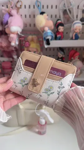 This wallet proves you don’t need to spend much to look classy 💖 #wallet #walletforwomen #shortwallet #leatherwallet #giftidea 