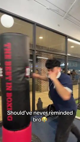 Bro made the lights go on and off😭 #foryoupage #fyp #viralvideo 