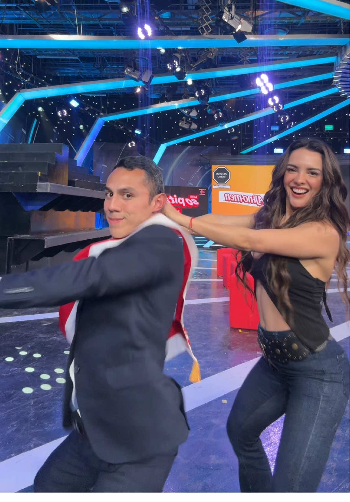 El presi y la primera dama 🤭 @Martin Pal 🦉  se esperaban esta colaboración? 