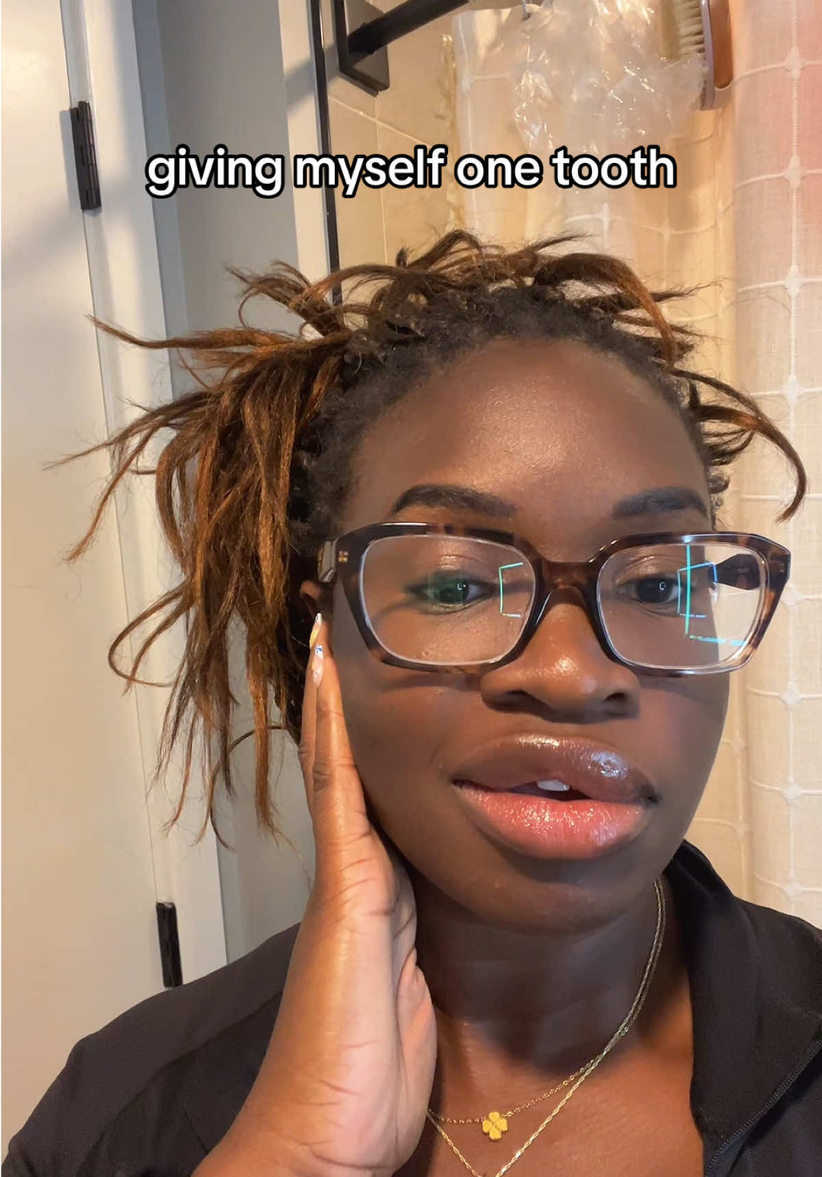 🤓 minus 🦷 💋 @TOPICALS 