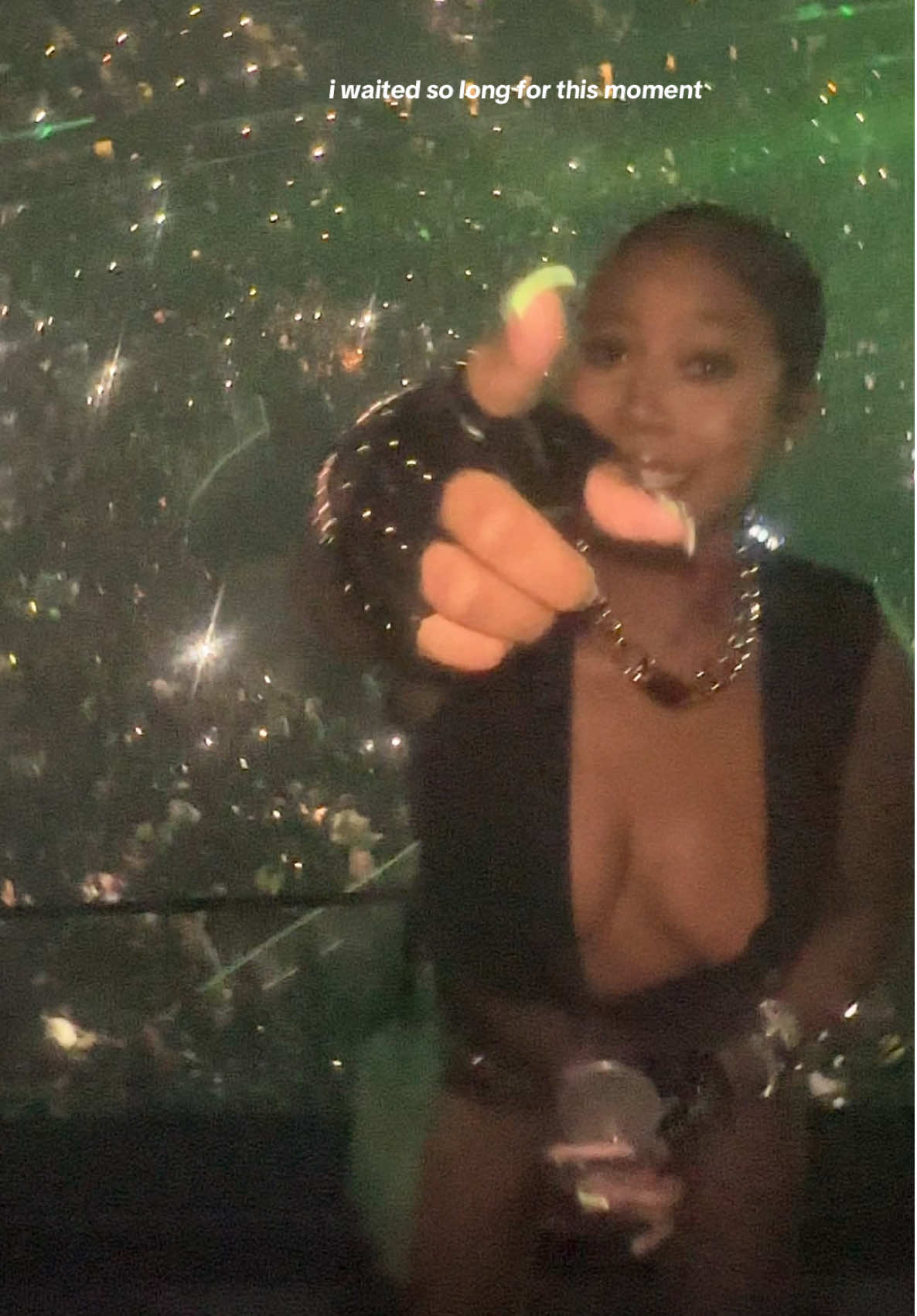 i was so ready for this moment! we was too turnt in the suite 💚 #ybconcert #atlanta #masatour #shotcallin 