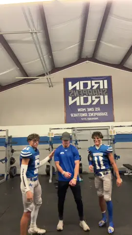 donoho K @cade_golden @JØĦŅ PĚRŘŶ ✔️ #dance #trending #viralvideo #fyp #football 