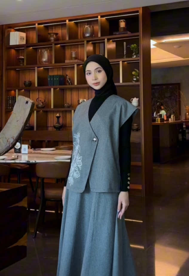 Maximum style with Megumi Outer in Charcoal🩶 #mixandmatch #charcoaloutfit 