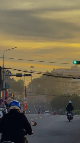 Bạn đã từng dậy sớm để đón Bình Minh Bảo Lộc chưa ? #baoloc #lamdong #baoloctravel #nguyencuongbds #baoloctoiyeu 