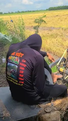 cù lúng quá lúng chắc móc nữa quá 😂😂 #mientayquetoi🌴🌴🌴🌴🌴 #mientayquetoi🌴🌴🌴🌴🌴 #angiang67 #angiang67 #thailand🇹🇭 