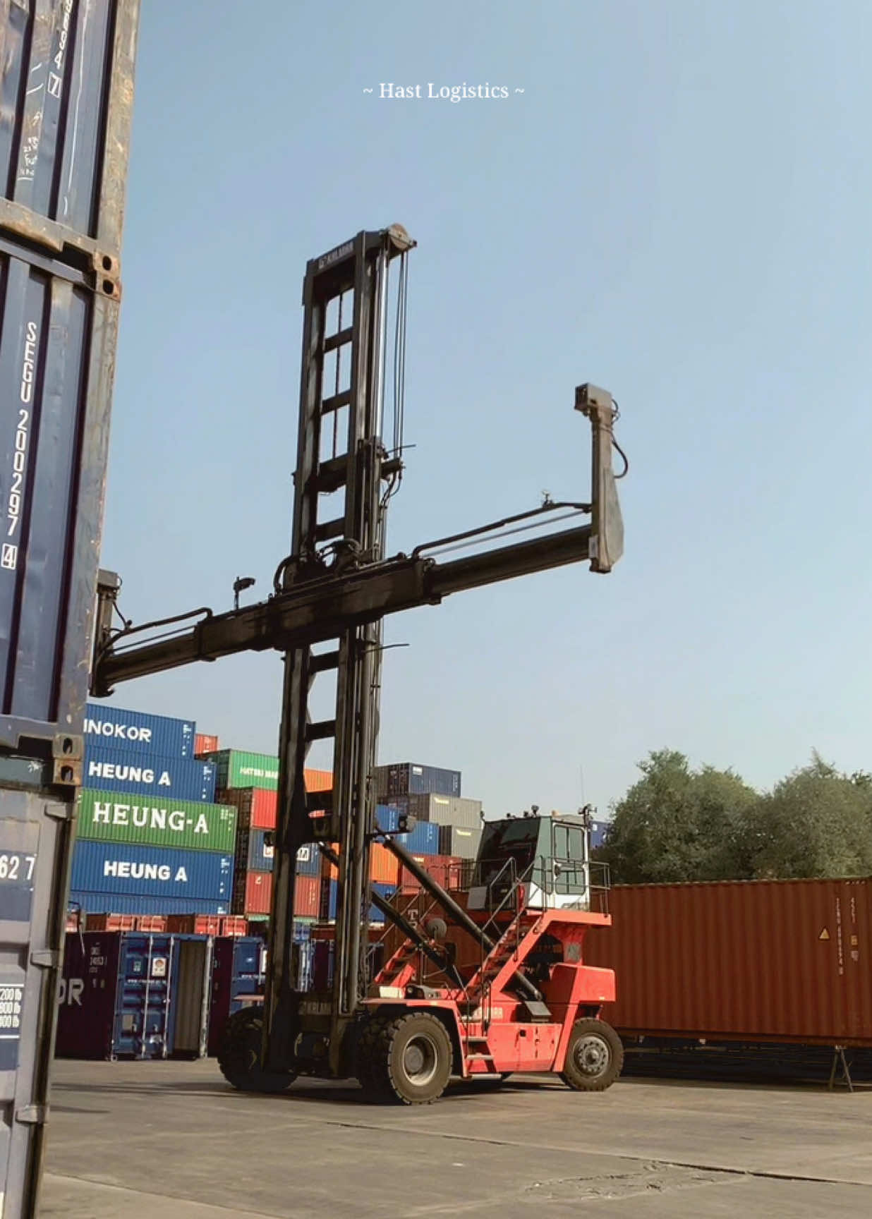 Hast Logistics 🤍🕊️  #ลานตู้คอนเทนเนอร์ #เครือสหพัฒน์ #โลจิสติกชลบุรี #ลานตู้ศรีราชา #hastlogistics 