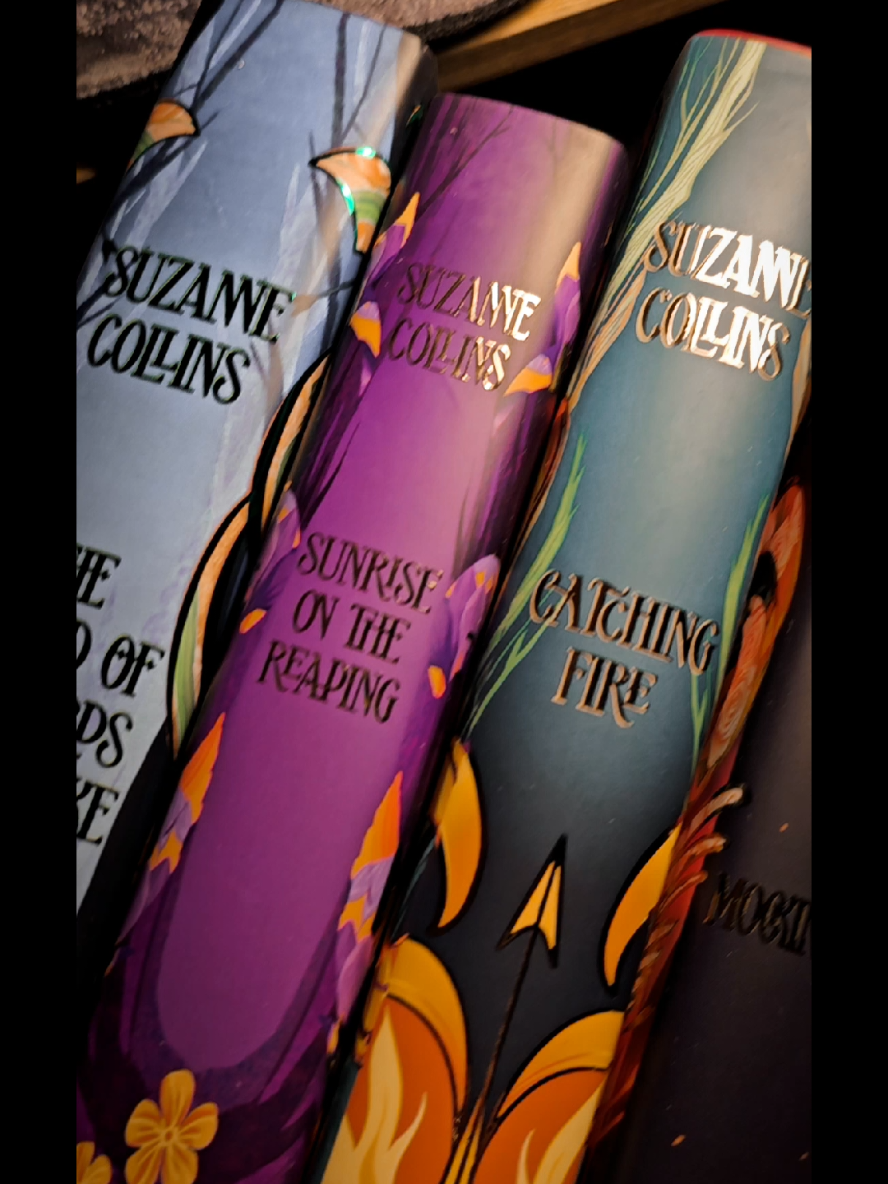 🦢🌲The Hemingway Edition of The Hunger Games 🏹🔥 Happy late birthday present to me 🥹🖤 @athemingwaybooks  . . . #thehungergames #catchingfire #mockingjay #balladofsongbirdsandsnakes #sunriseonthereaping 