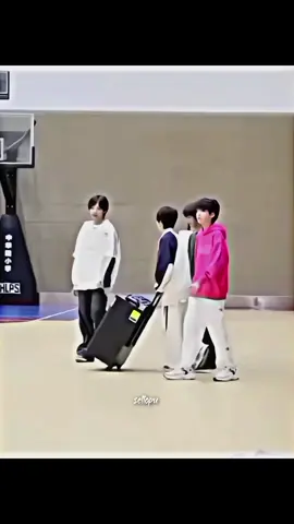 asikinn 😎🕺🏻💃🏻 #tffamily_4th_generation #tffamily🇨🇳💫 #zhanghanrui #zhangyiran #zhangguiyuan #wanglujie #zuoqihan #tffamily🇨🇳💫 #foryou 