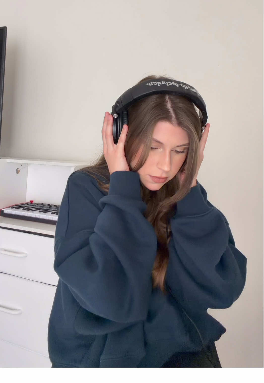 I would like a 💍😌 #homestudio #cover #cantora 