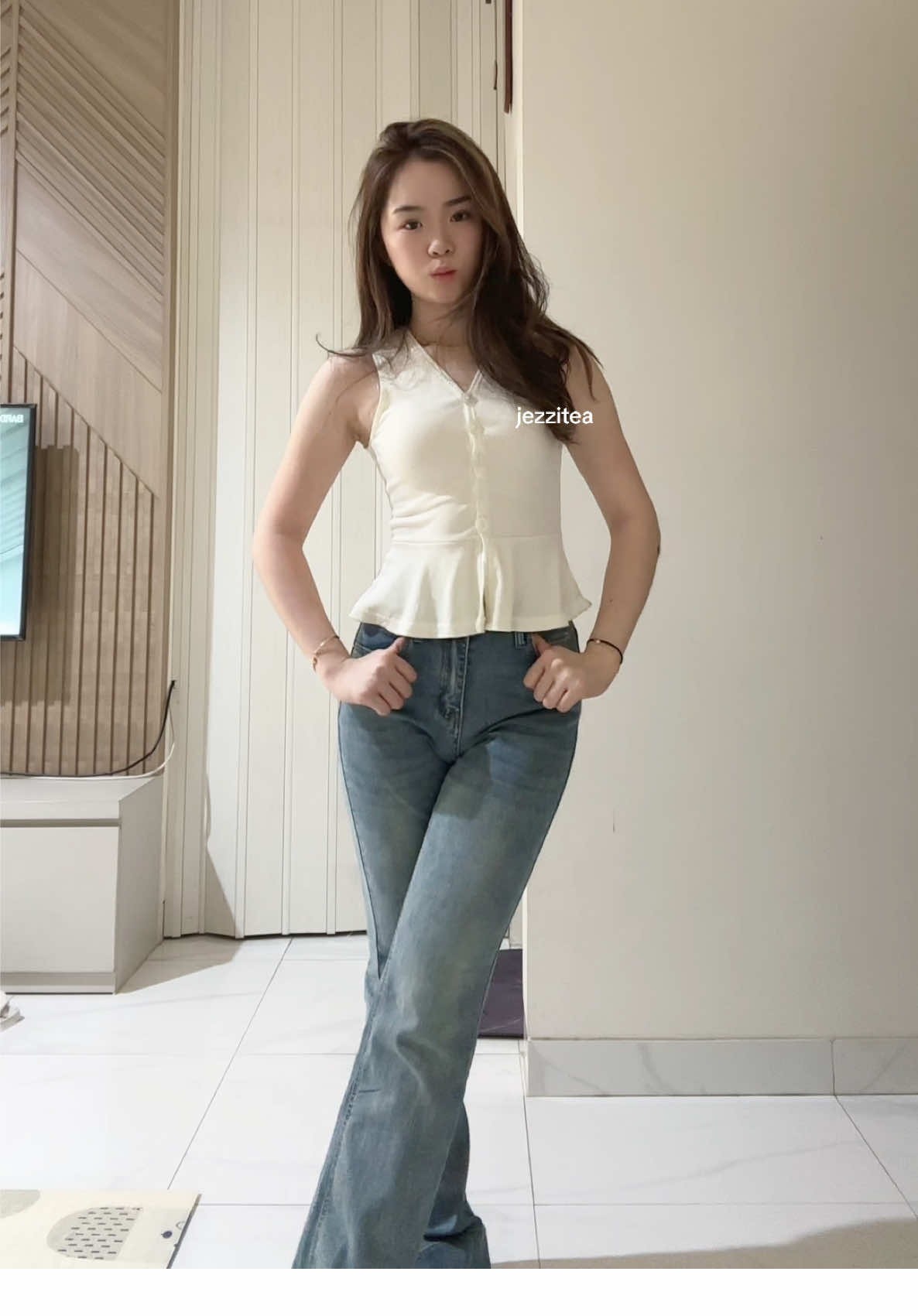 jeans bikin tinggiii ahihi🧍🏻‍♀️ #OOTD #jeans 