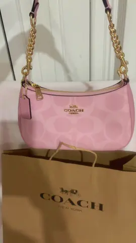 Pink so pretty #powderpink #pinksopretty🎀 #fypシ゚viral  #coachterishoulderbag #fypシ 