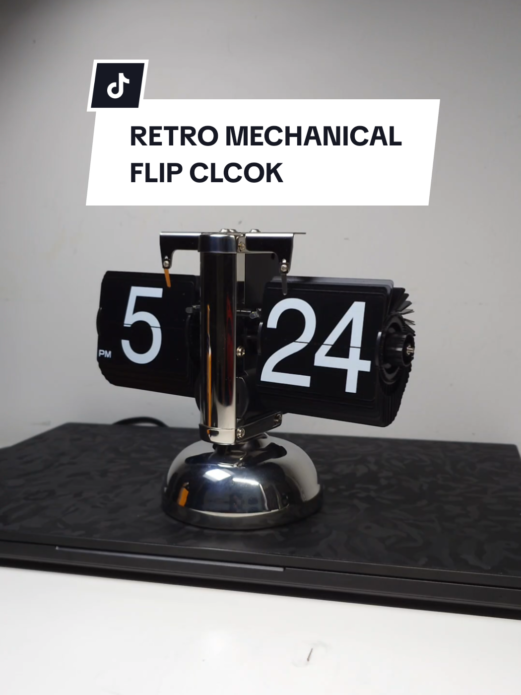 Dah bosan dengan jam analog, pakai je jam display number yang besar ni lagi jelas nampak waktu jam 👍👍 #retroclock #flipclock #vintageclock 