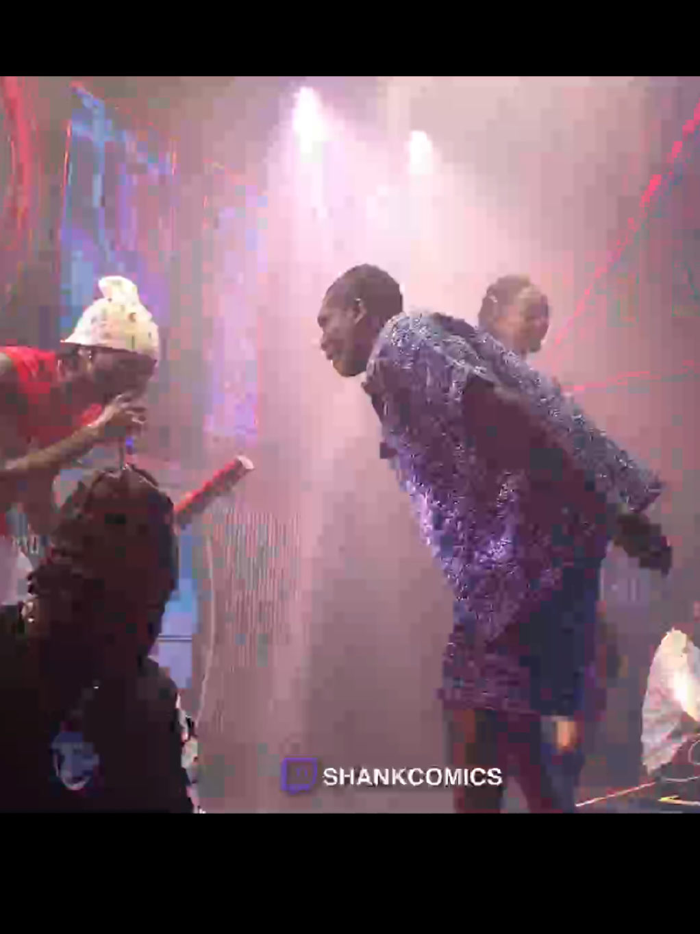 Shank on the stage with rema at the club 😱😱 @Shankcomics @Rema #goviral #twitch #livestreaming #shanks #fyp 
