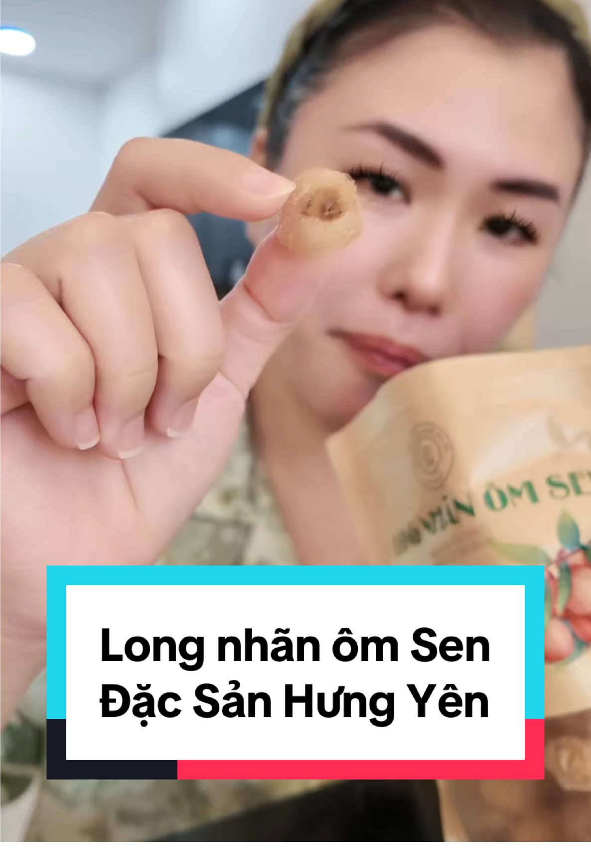 Thử món này nha mn, ngon, ngọt vừa, dễ ăn á. Trong hạt sen vẫn còn lẫn tim sen nên hậu vị nhẫn nhẹ nhé. #longnhanhungyen #longnhanomsen #longnhansaykho #hatsenlongnhan #mymupreview 