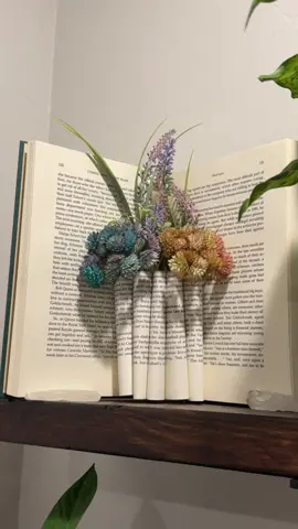 I’m having so much fun decorating our shelves 🥰